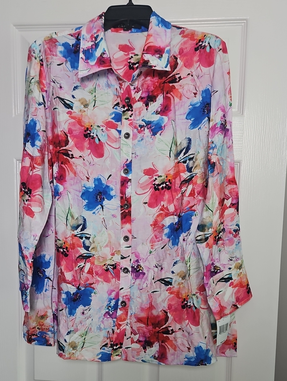 Calessa Long Sleeve Collared Button Front Top: Multi Color Floral: X-Large
